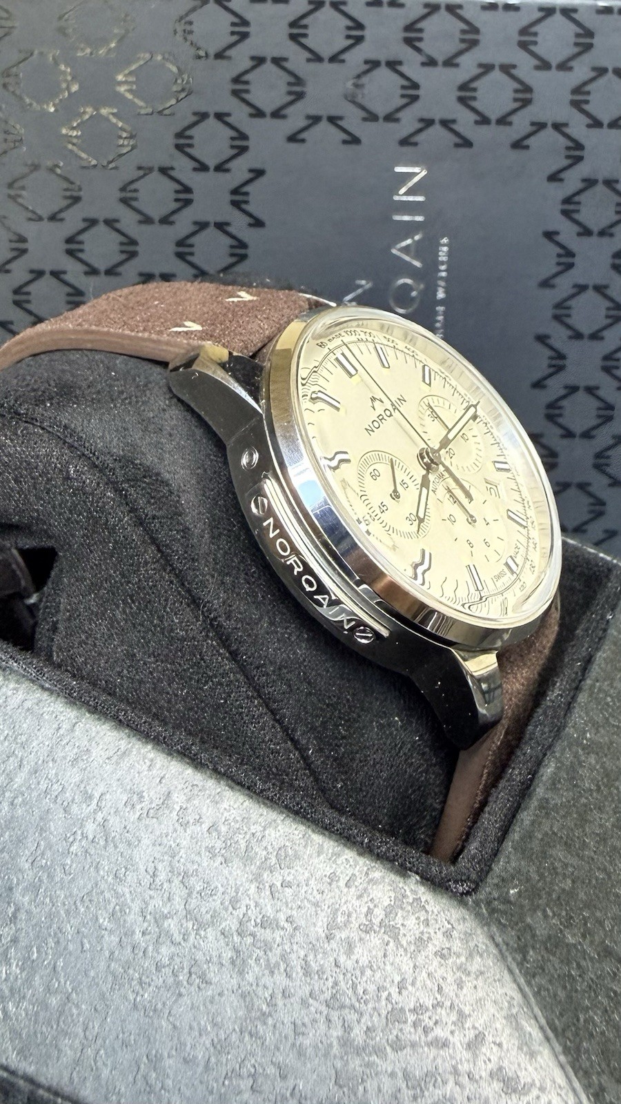NORQAIN Freedom 60 Automatic Chronograph Date 43mm Silver Leather Strap 100m