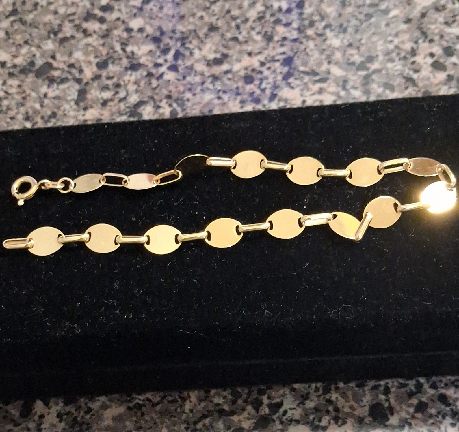 10k Gold Oval Link Chain Bracelet w/ Spring Ring Clasp, No Stone 6in