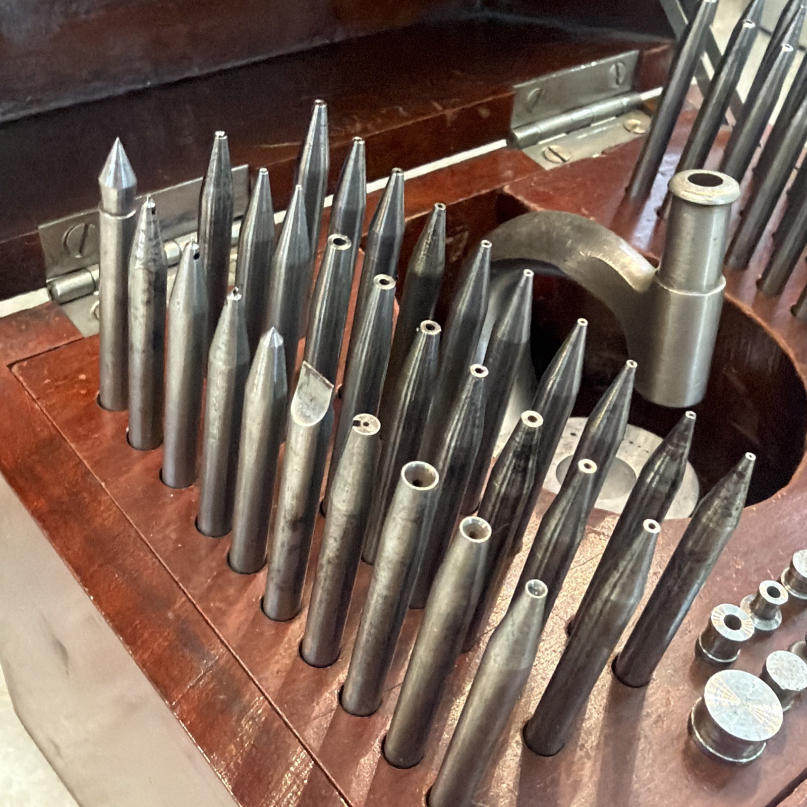K & D Staking Set – 600 Series – 60 Stakes – 18 Stumps (See List In Description)