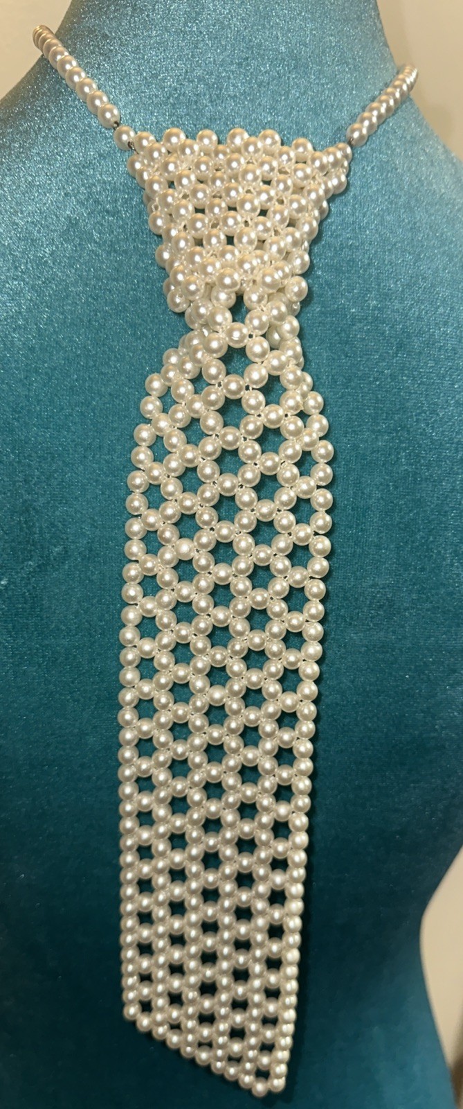 Vintage Faux White Pearl Necktie Necklace Adjustable Hook Clasp Choker Beauty