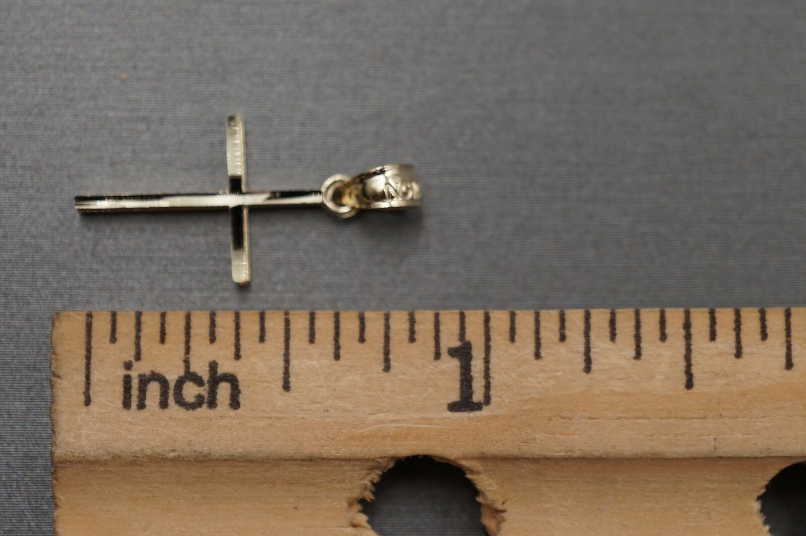 10K Solid Yellow Gold 0.9″ Small Diamond Cut Crucifix Cross Charm Pendant.