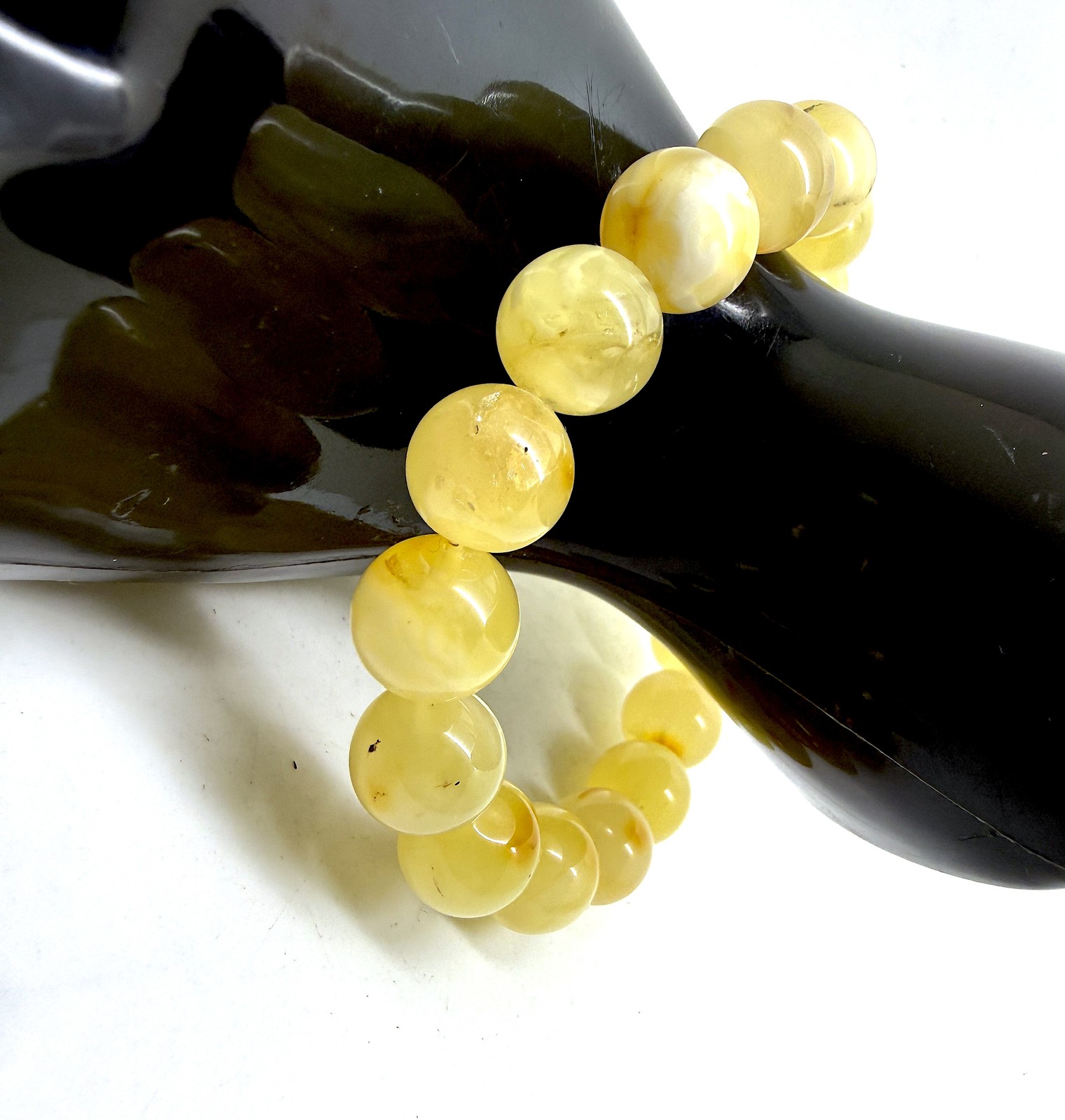 Unique honey Whole Stone natural Amber Bracelet 17 Beads 11.5mm 16.08g