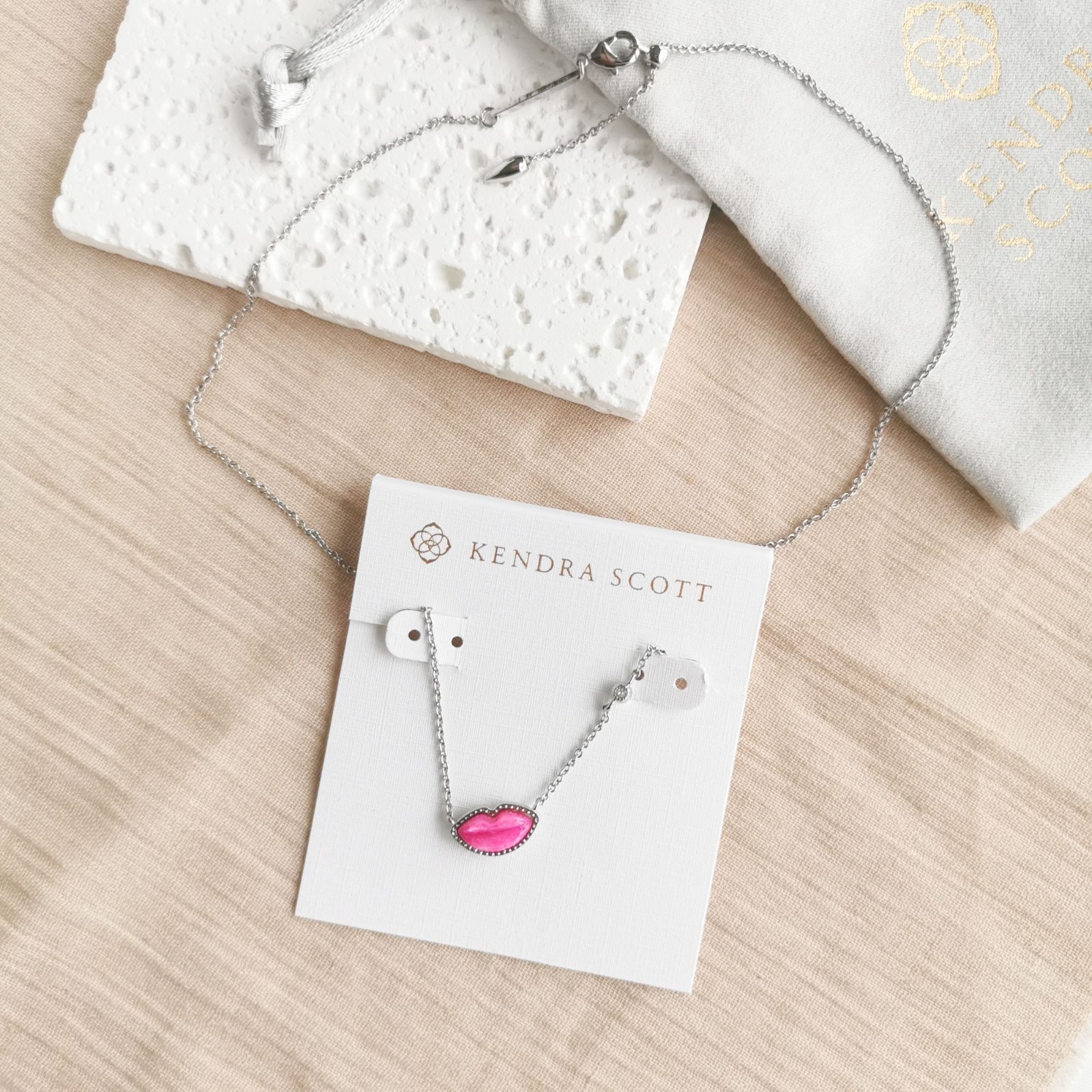 ✨Kendra Scott✨ Lips Silver Necklace Hot Pink Mother-of-Pearl