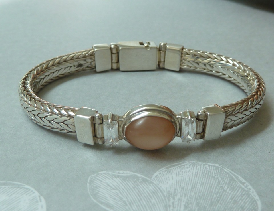 Vintage Sterling Java Bracelet, 16 X 14mm Moonstone, Awesome Clasp, Konder #360