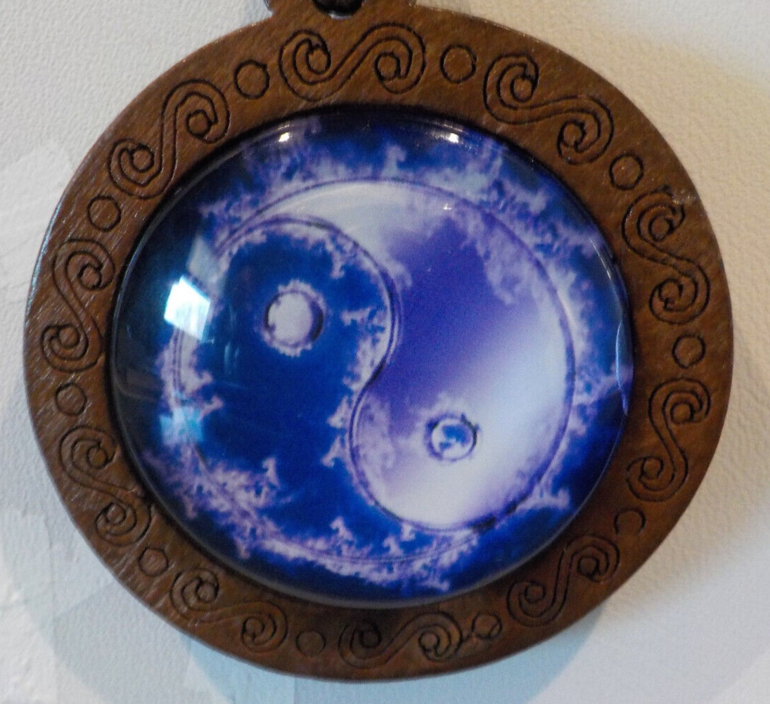 New Without Tags Yin & Yang Necklace With Rope Chain & A Wood Pendant Gift Boxed