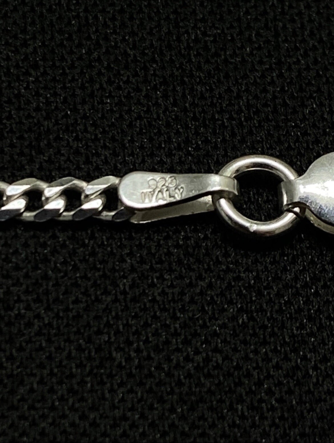 Sterling Silver Italian Horn Pendant With Silver 20” 2mm Curb Chain
