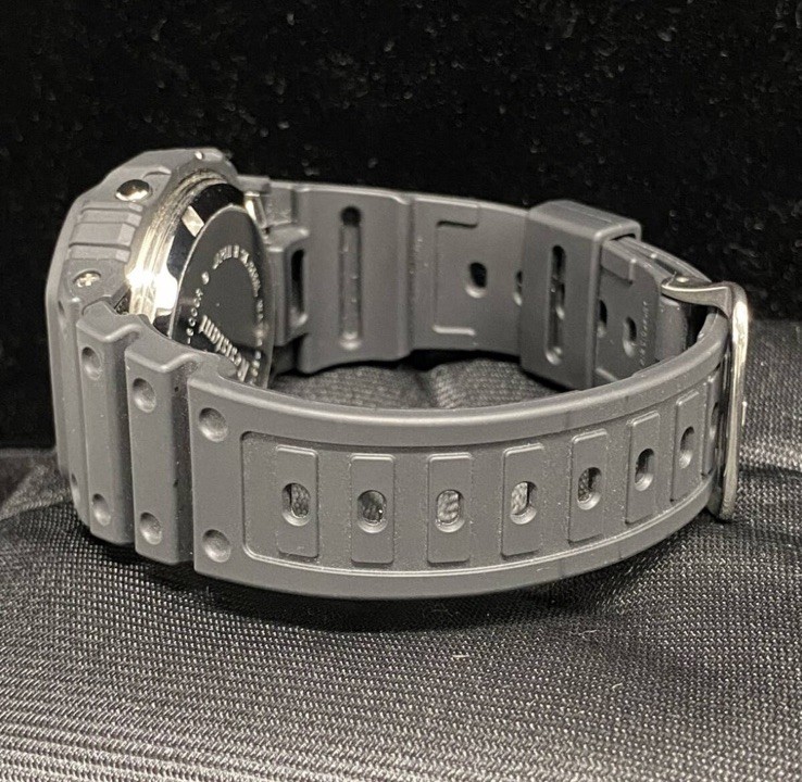 New Casio G-Shock Digital 5000 Series Black Watch DW5000R-1A