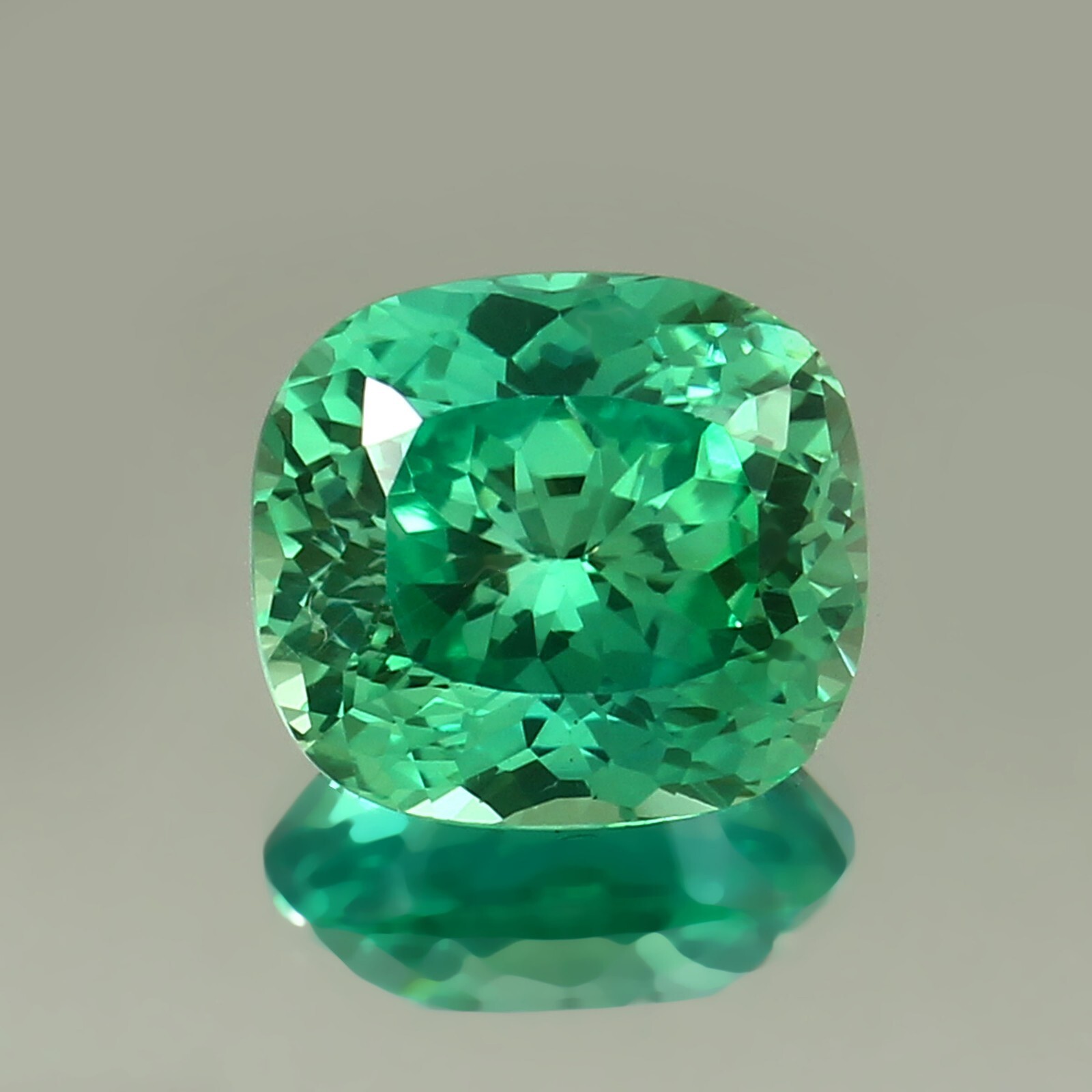AAA Natural Ceylon Blue Green Parti Sapphire Loose Cushion Cut Gemstone 12×10 mm