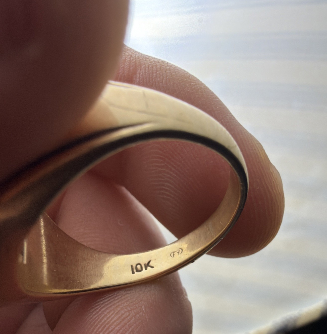 10k Solid Gold Ring With Onyx And Diamond In It Letter P-9 Grams