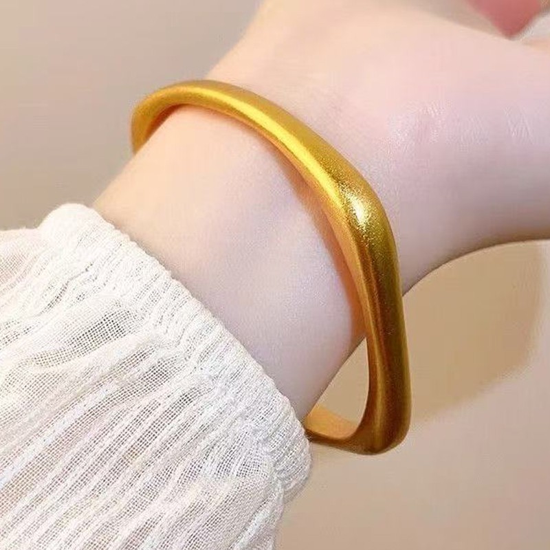 VTG Smooth Square Cuff Bracelet Bangle Gold-plated no mark, 8 inch (adjustable)