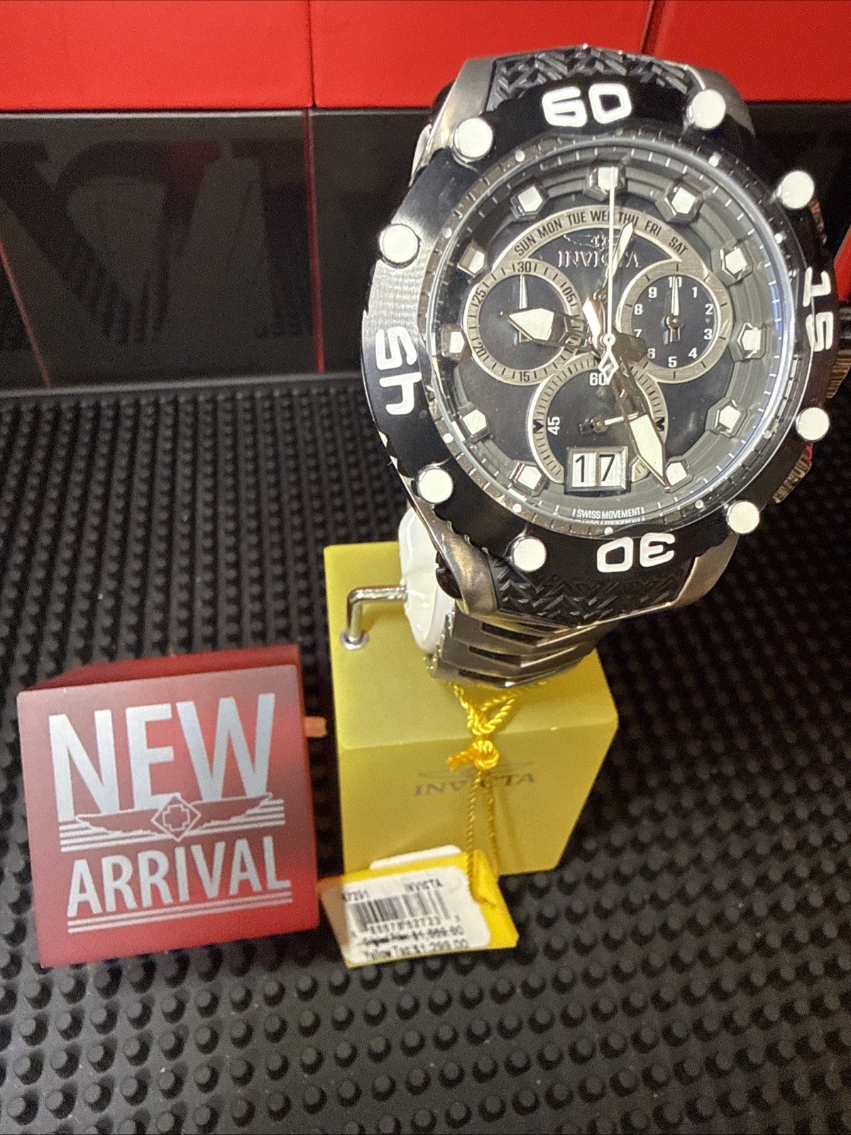 Invicta SubAqua Noma VIII Ronda 8040 Caliber W Mother Of Pearl Dial 48.5mm 47291