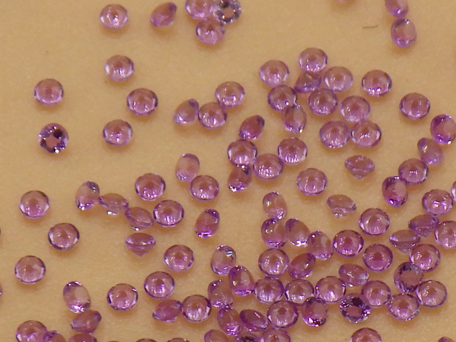 0.9mm Purple Amethyst lab-grown round loose gemstone – Lots of 10