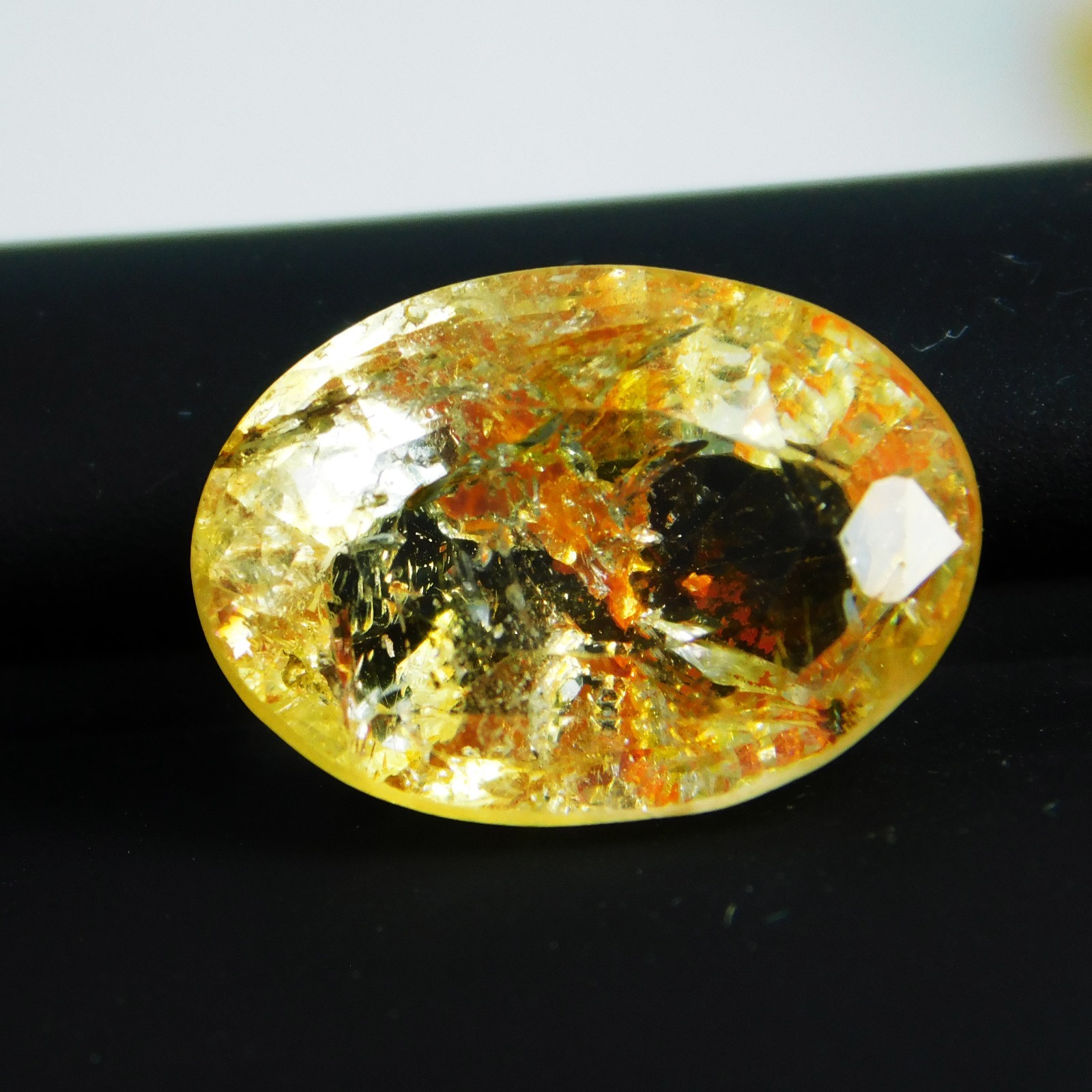 Certified 9.90 Ct Yellow Sapphire (Pukhraj) Natural from Sri Lanka (Ceylon)
