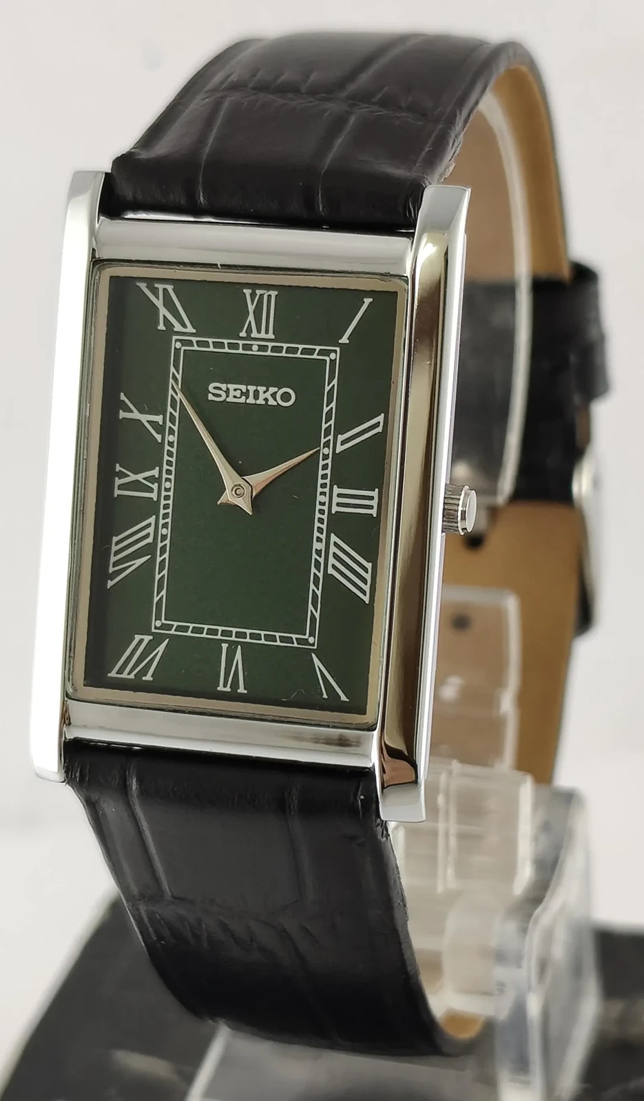 Vintage Seiko Slim Quartz Men’s Classic Wrist Watch-Leather Strap