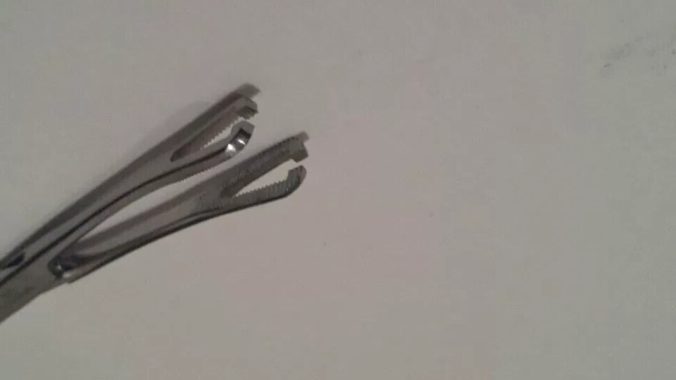 Body Piercing MINI Slotted 6″ Pennington Clamp Forceps Tongue Belly Nose