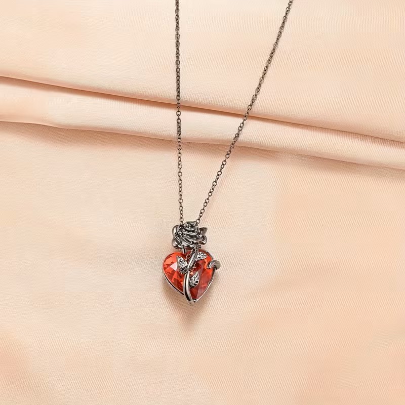 Black Rose Heart Pendant Necklace Gothic Romantic Love Gift Women Jewelry Cute