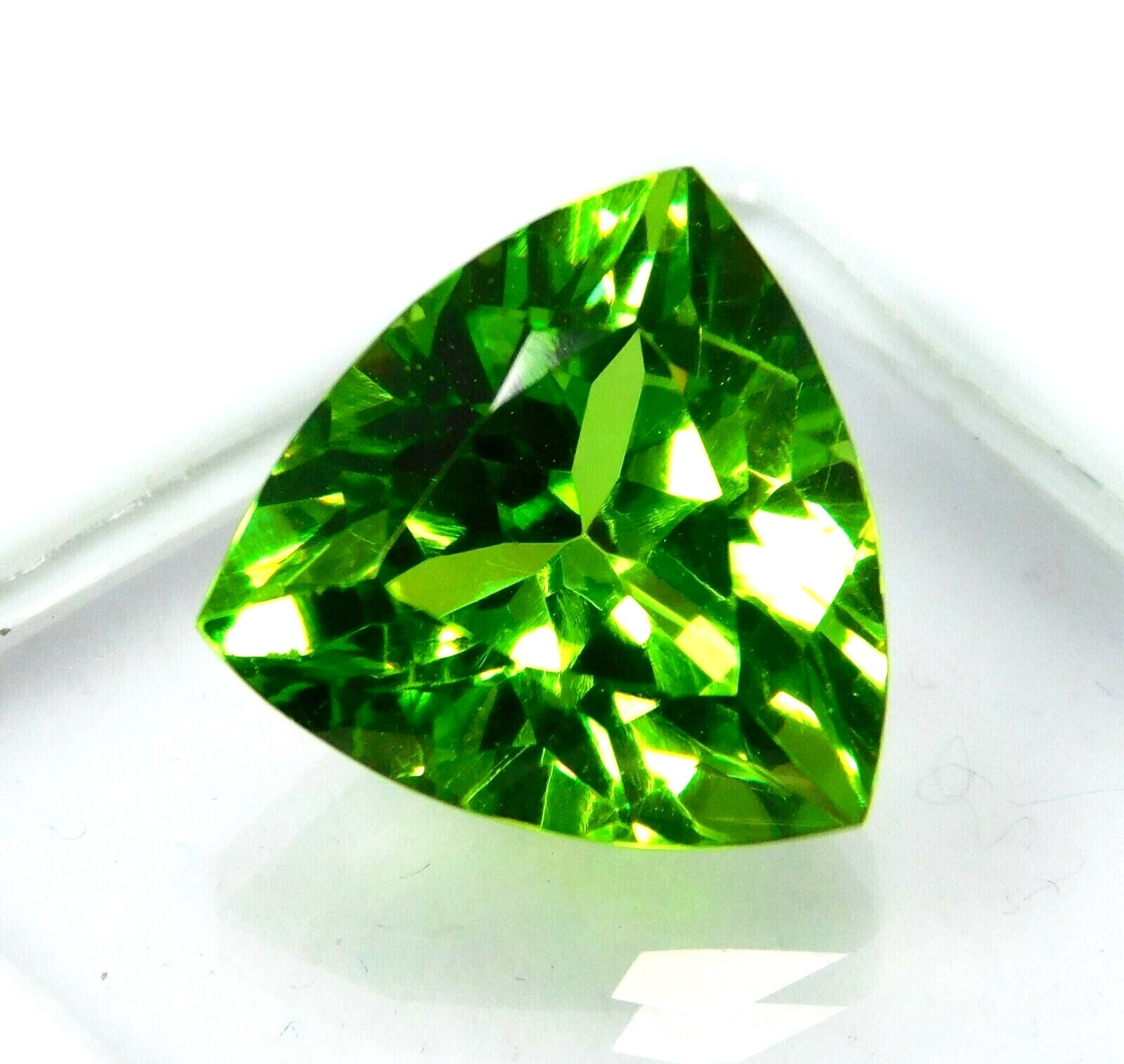 Trillion Cut AAA Certified Loose Gemstones 8-10 Ct Natural Rare Green Peridot