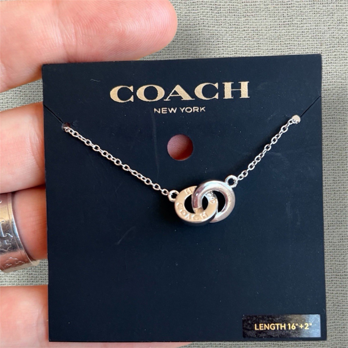 Authentic Coach Silver Interlocking Ring Necklace 16″+2″ Chain New w/ Card