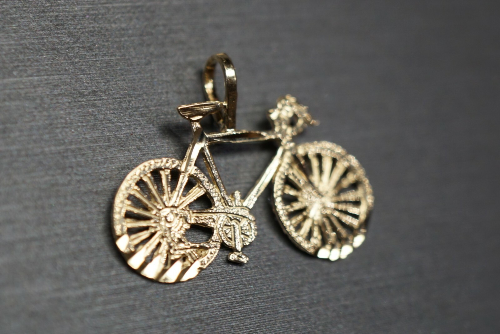 14K Solid Yellow Gold 0.6″ Diamond Cut Bicycle Charm Pendant.
