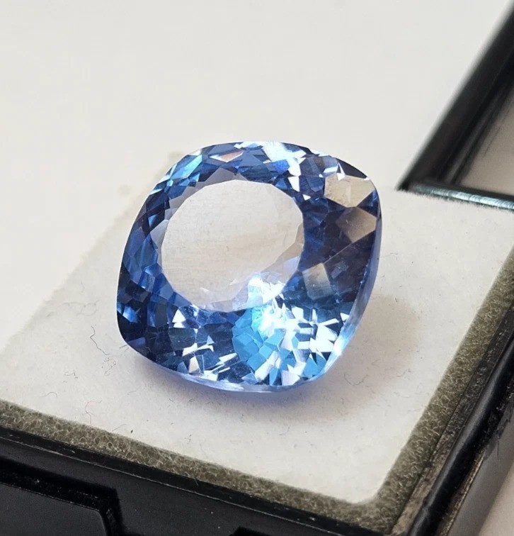 VVS Quality Sapphire Blue Cushion Cut 10-12 Ct For Pendant Making Loose Gemstone