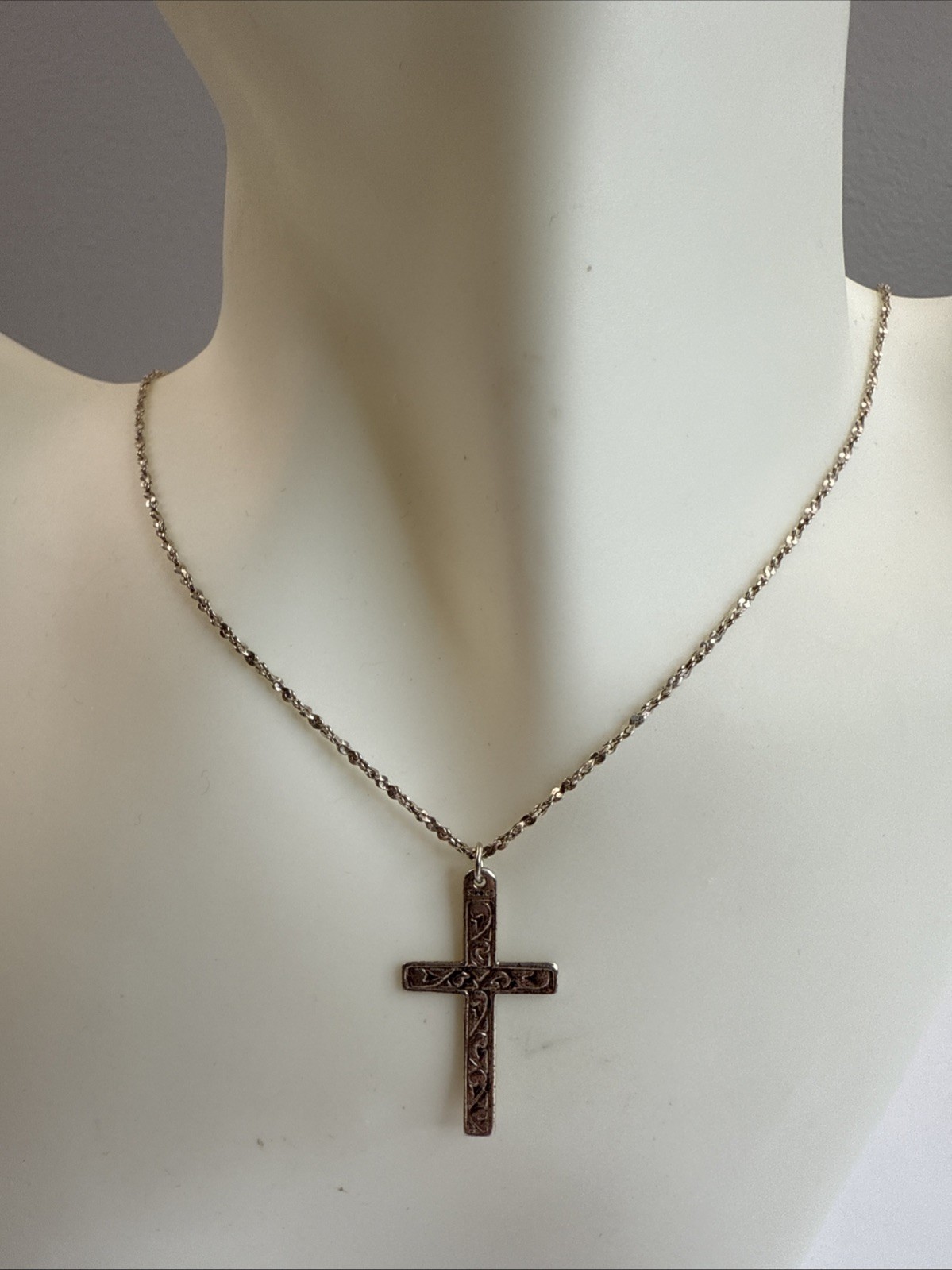 STERLING SILVER Cross Pendant 1 1/8” w/ 1mm Width 18″ Chain 3.61g