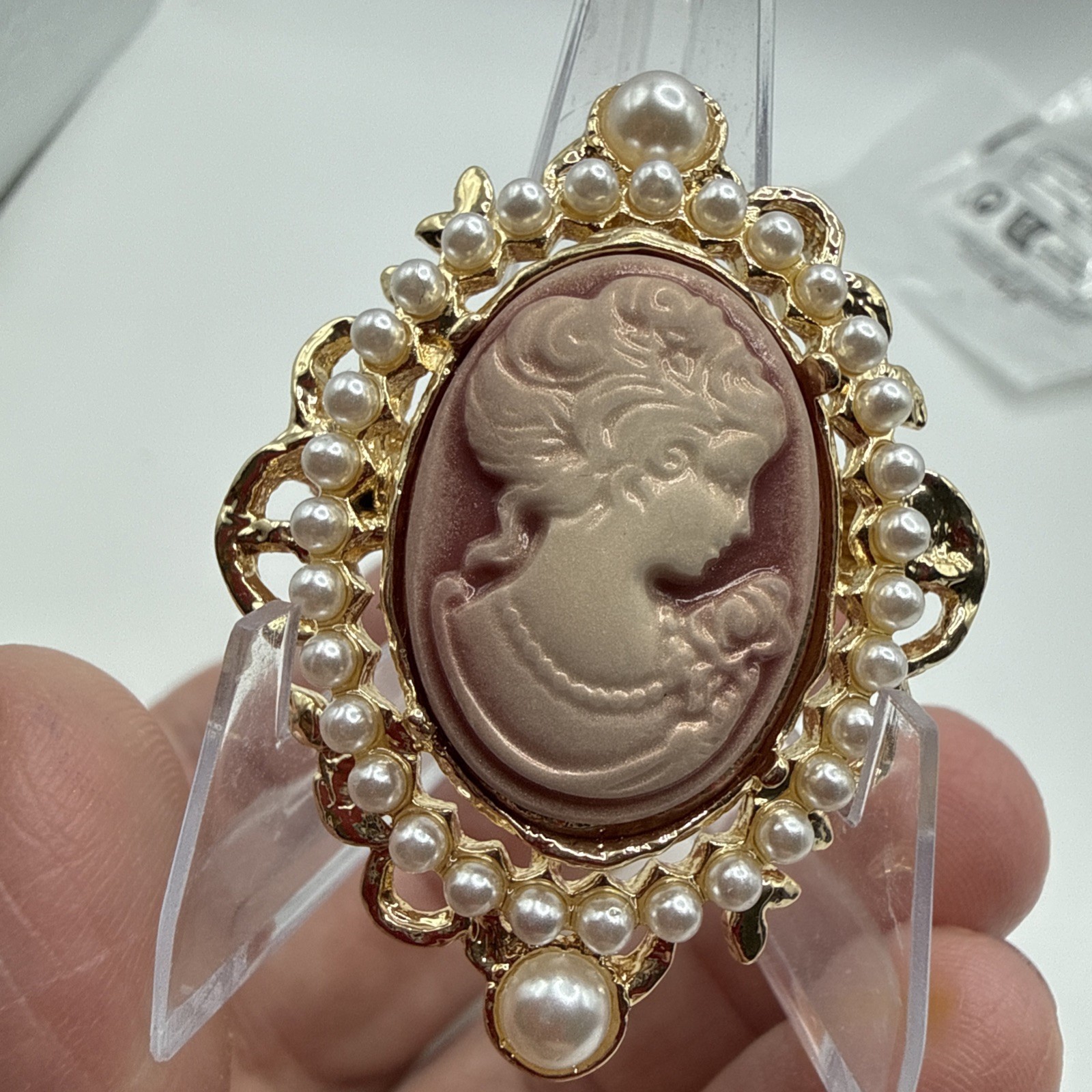 Vintage Inspired Victorian Cameo Brooch Pin Resin Faux Pearls