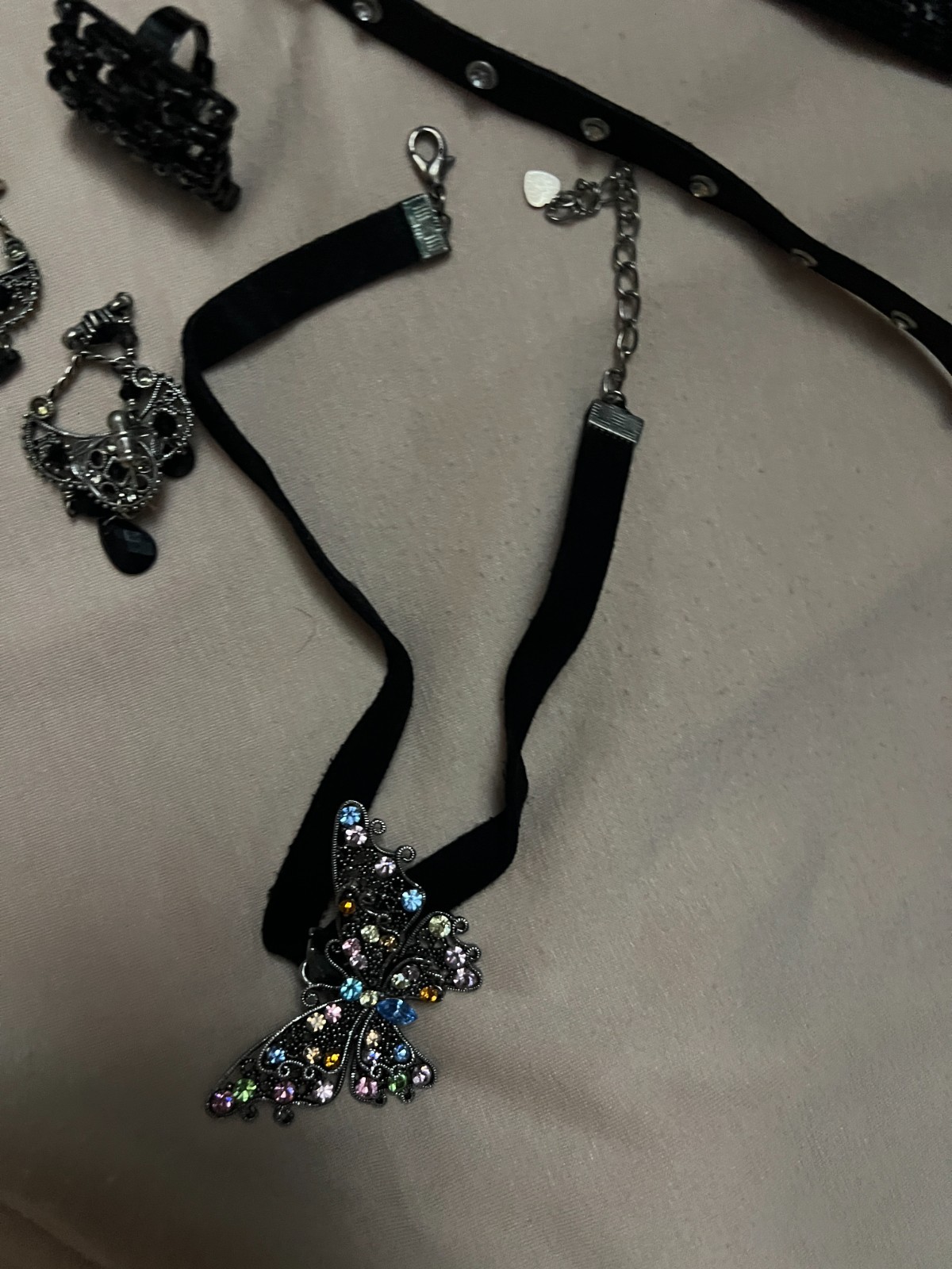 costume jewelry lot 22 pieces Black Wearable