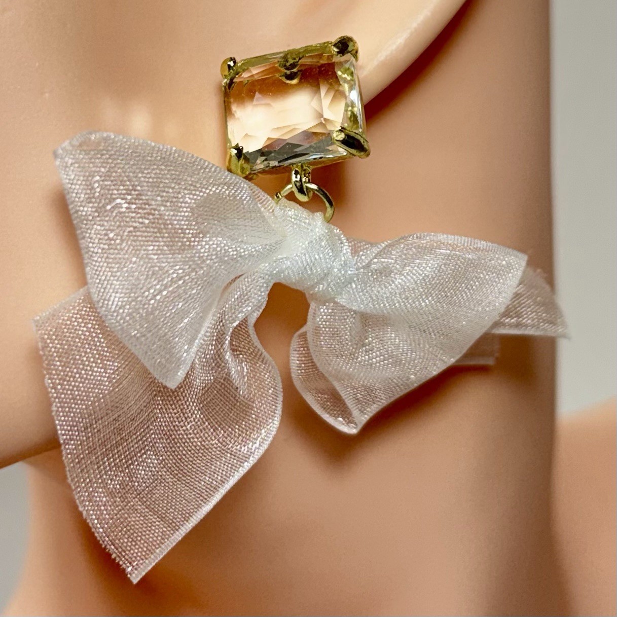 New UYN UYN Design/Korea 925 Post GoldTone Earrings Glass Stone Sheer Ribbon Bow