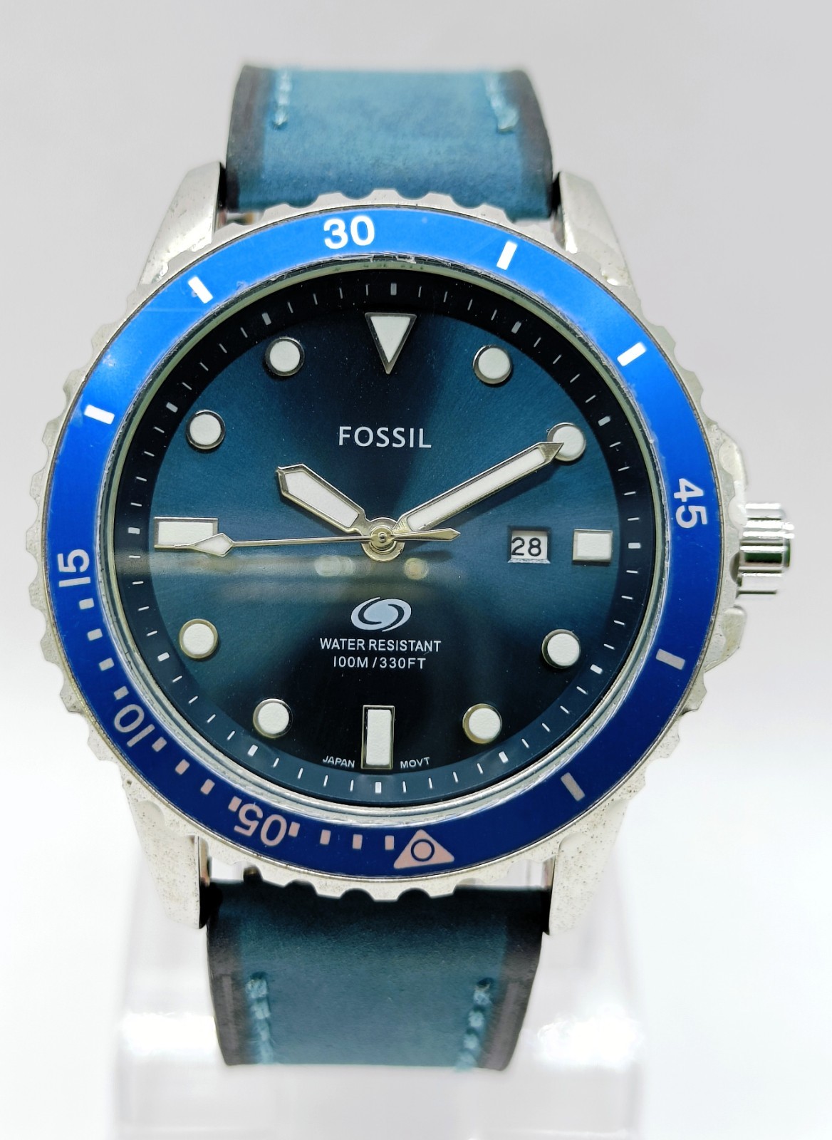 Awesome Fossil Date Indicator Quartz Analog Men’s Wrist Watch