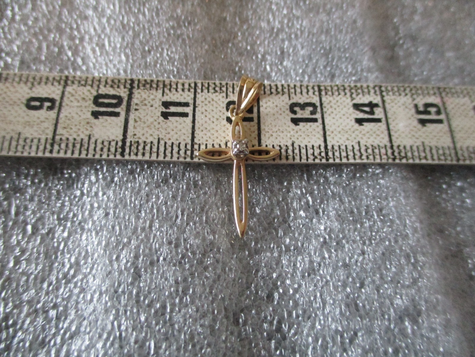 14K YELLOW GOLD MICHAEL ANTHONY DIAMOND CROSS PENDANT – 0.65g