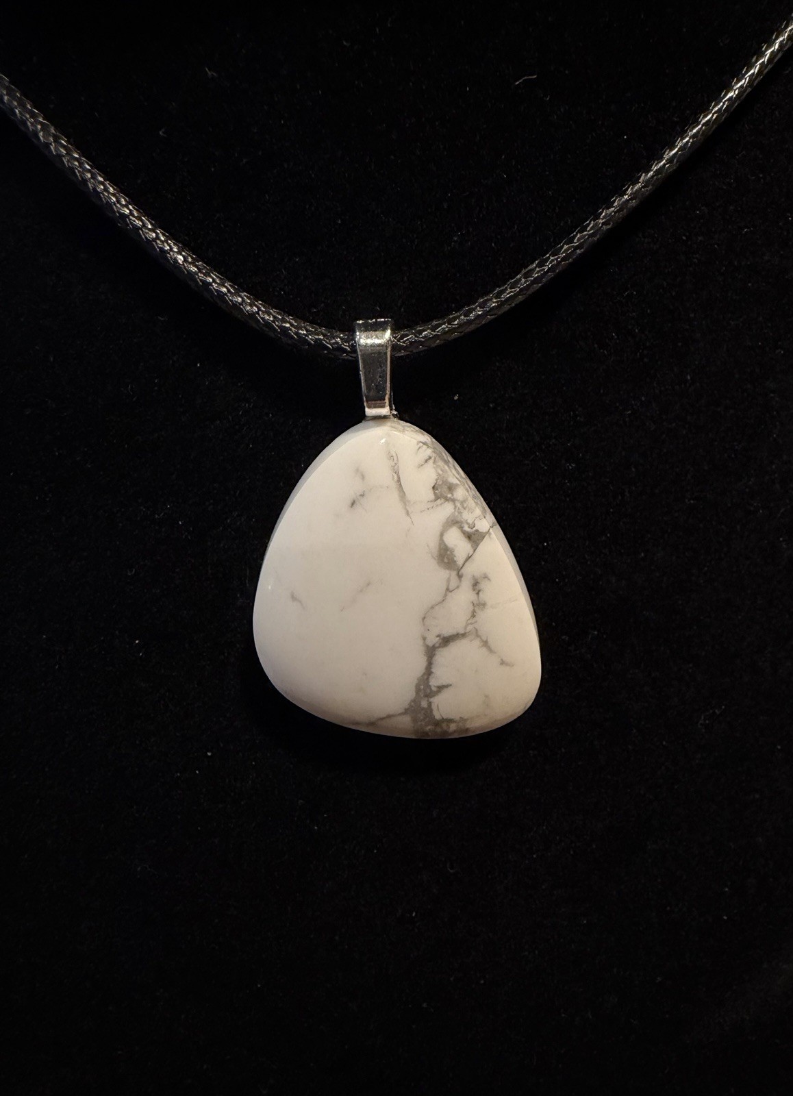 Stunning Artisan Crafted Howlite Pendant 24ct 25x21mm By artist Auburn Wessman