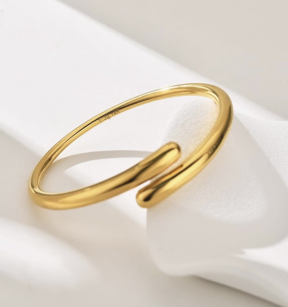 14k Gold Bangle Bracelet