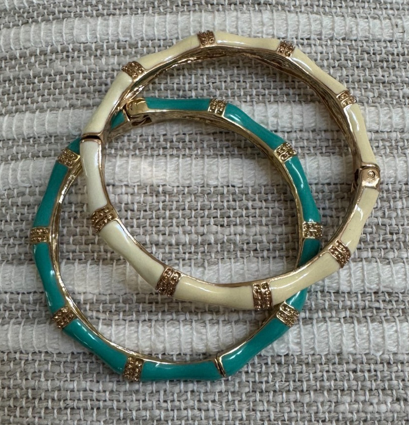 Lilly Pulitzer Set of Two Bamboo Hinged Bangle Bracelets – Turquoise and Cream