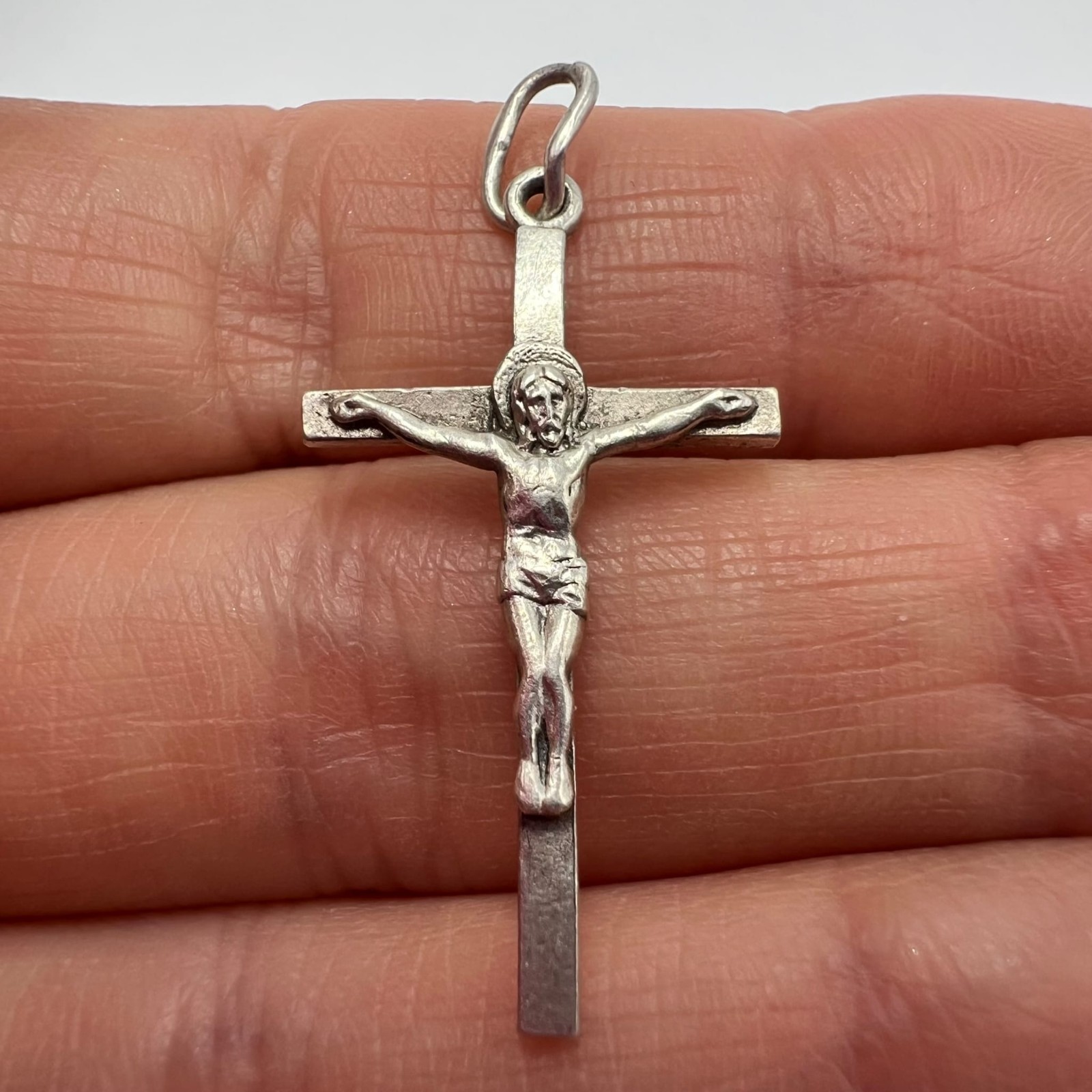 Solid 925 Sterling Silver Jesus Crucifix Cross Pendant Charm Stamped 1.35g