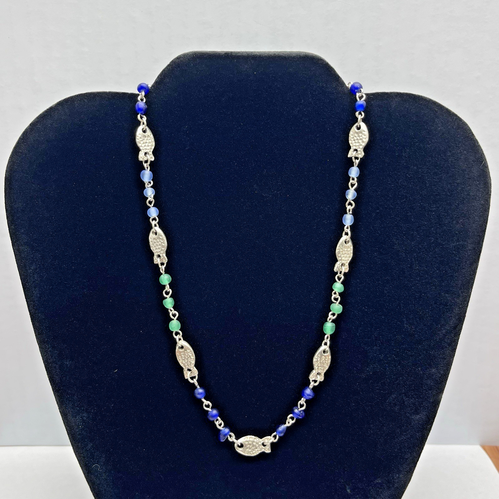 Necklace Silver Tone Glass Beaded Blue & Green Featuring Fish Charms 15″ no Mark