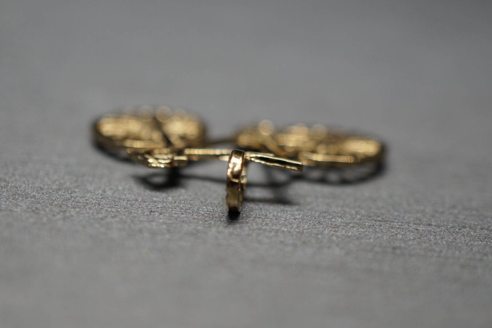 14K Solid Yellow Gold 0.6″ Diamond Cut Bicycle Charm Pendant.