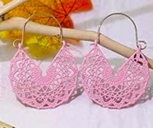 *CLEARANCE* STUNNING Metal alloy earrings – Dainty – lightweight