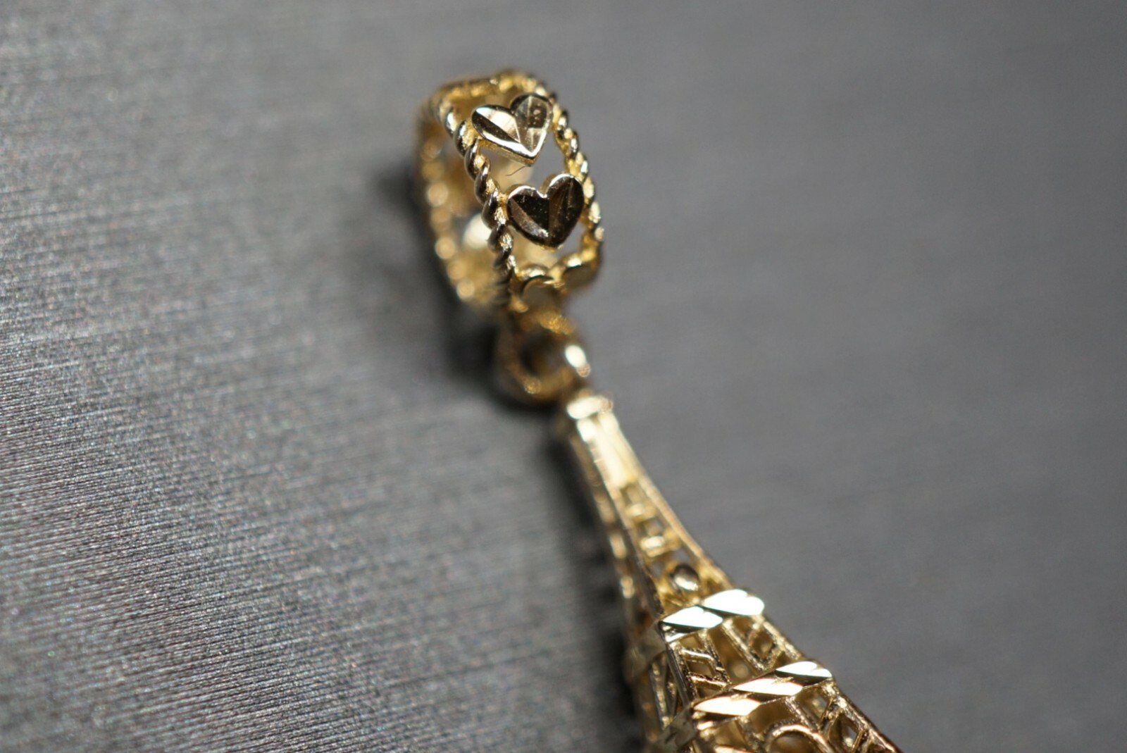 14K Solid Yellow Gold 0.8″ Diamond Cut Tiny Paris Eiffel Tower Charm Pendant.
