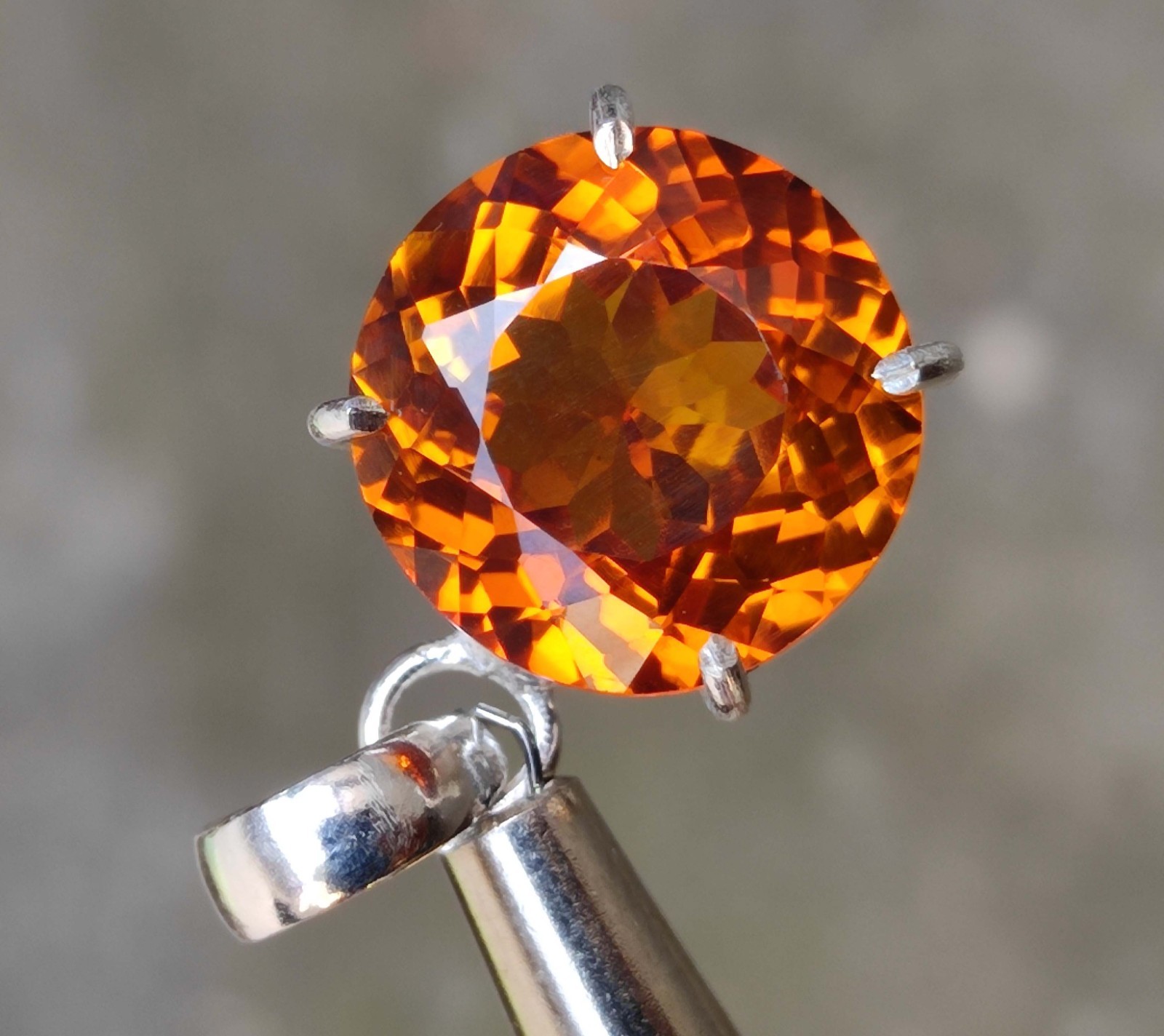 Fiery 30 Ct Natural Padparadscha Sapphire Gemstone Pendant -925 Sliver Jewelry