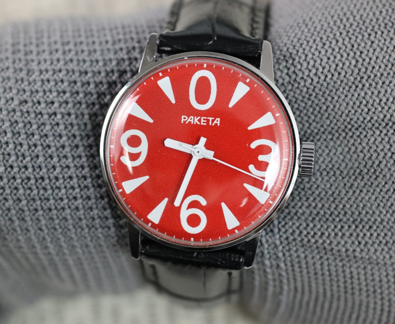 Raketa BIG ZERO red mechanical 2609 Raketa small Zero raketa 0 Unisex case 34mm.