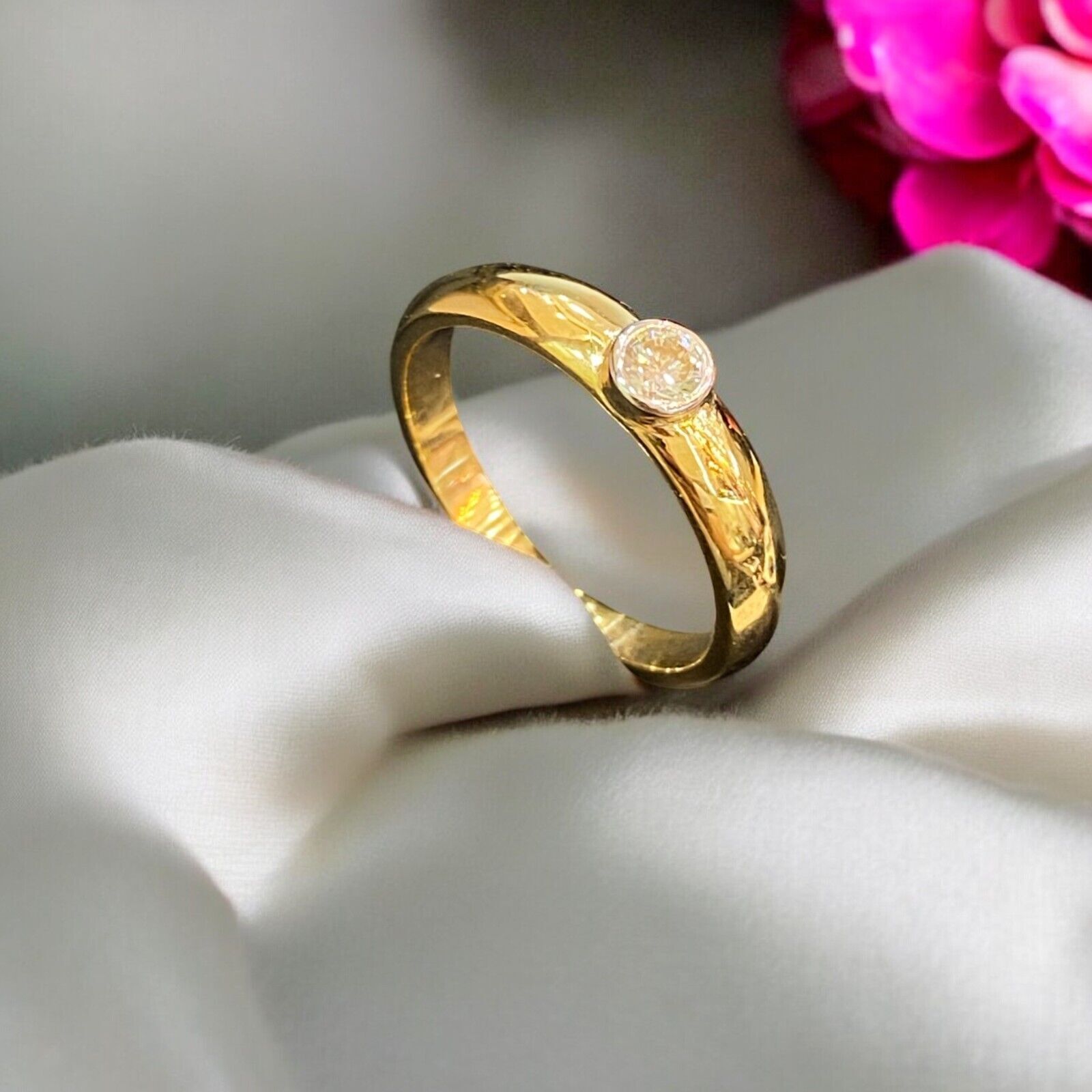 GIA Certified 0.25 Carat Round Brilliant F/VS1 Diamond Unisex Ring 18K Gold