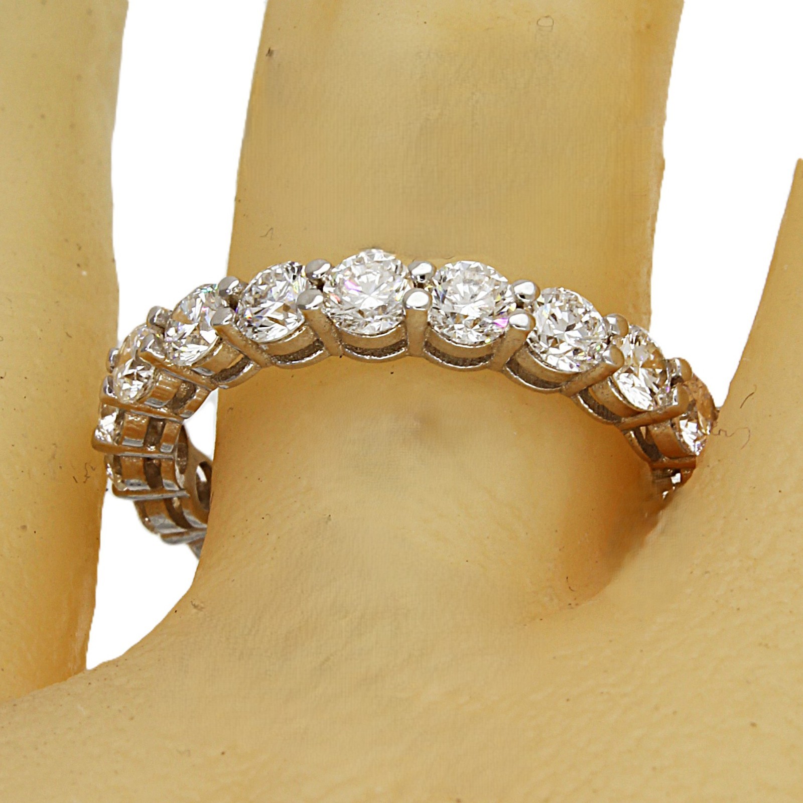 4.00 CT Round Shape Natural Diamond Eternity Band – 14K White Gold / AVG 0.20 ct