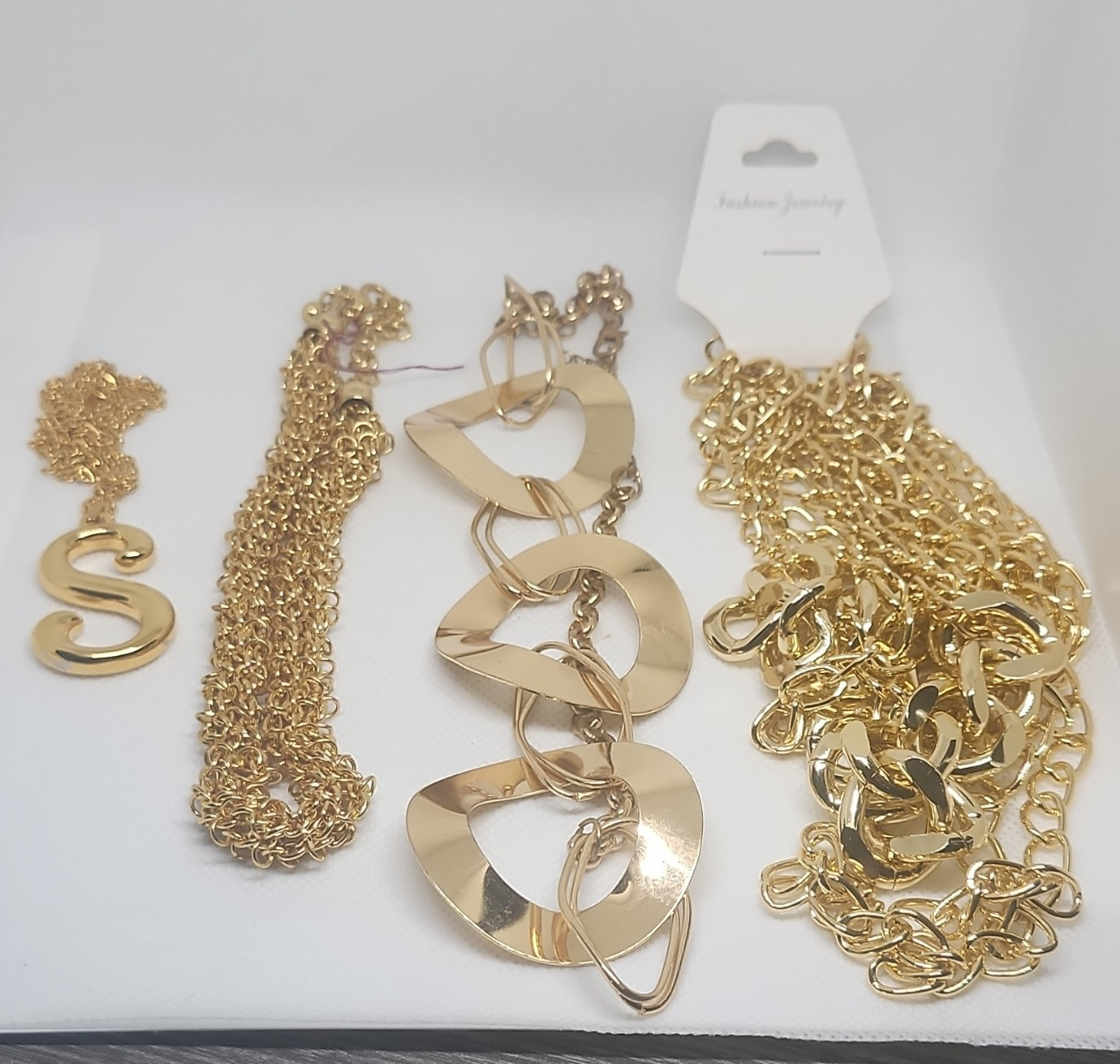 Mixed Lot 4pc Gold Tone Necklaces Fashion Jewelry Women Mixed Materials