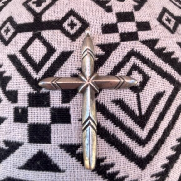 Vintage Navajo Sterling Silver Sand Cast Cross Pendant Carinated Stamped 2.5″