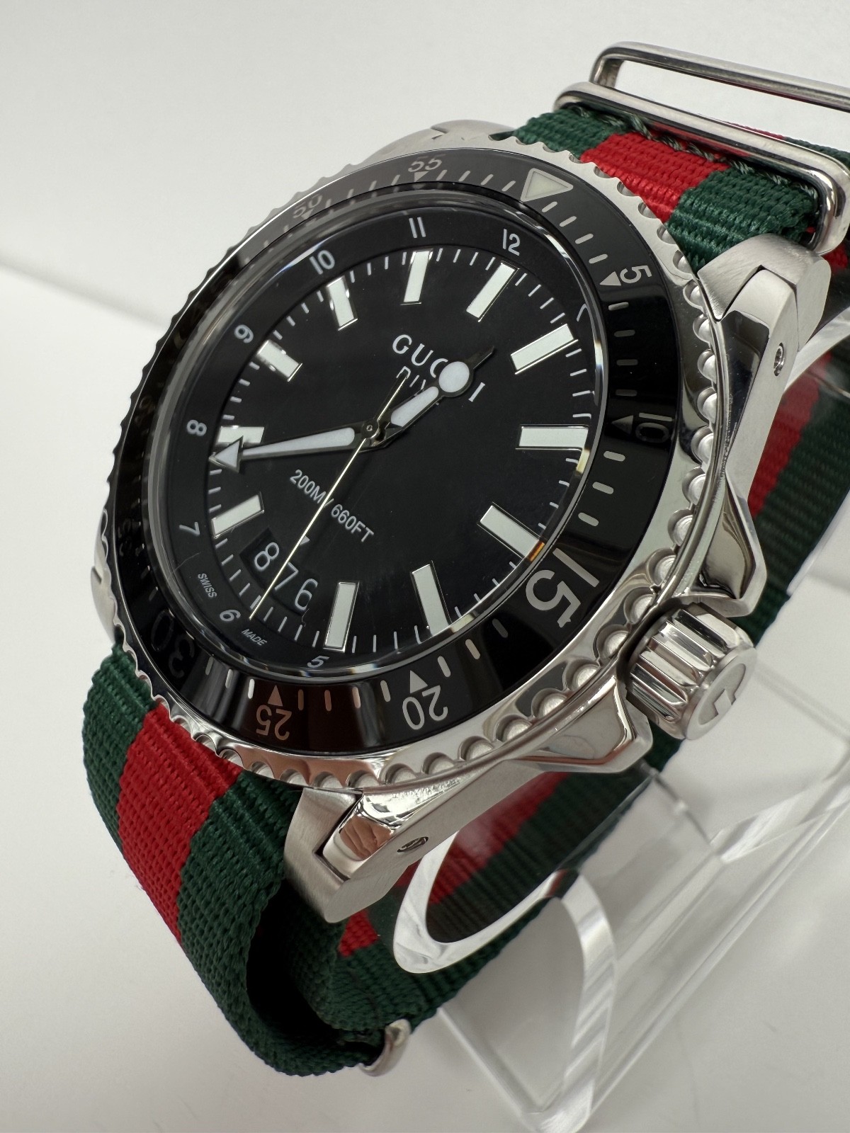 Gucci Dive YA136206 Men’s Watch – Red/Green