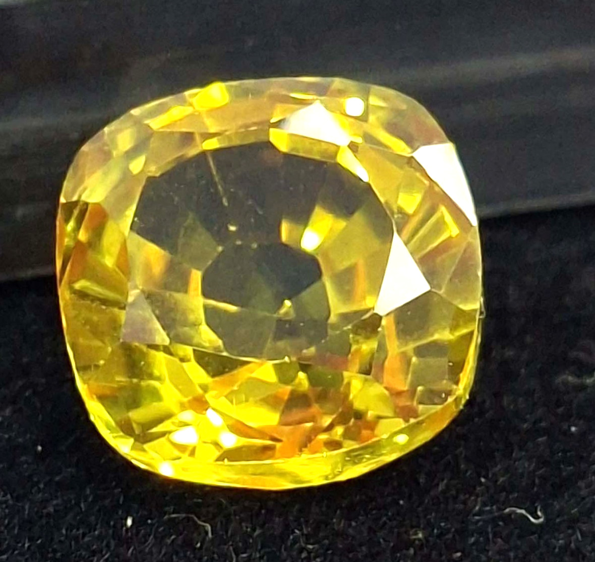 Certified Yellow Natural 5-7 Ct Loose EGL Sapphire Cushion Cut Gemstone TQ1070