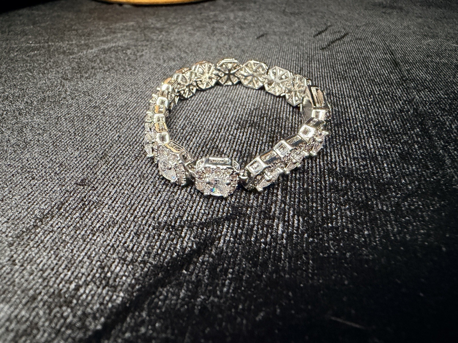Elegant 7in White Gold 7MM Iced Out Bracelet w/Iced Out Box Lock Hypoallergenic