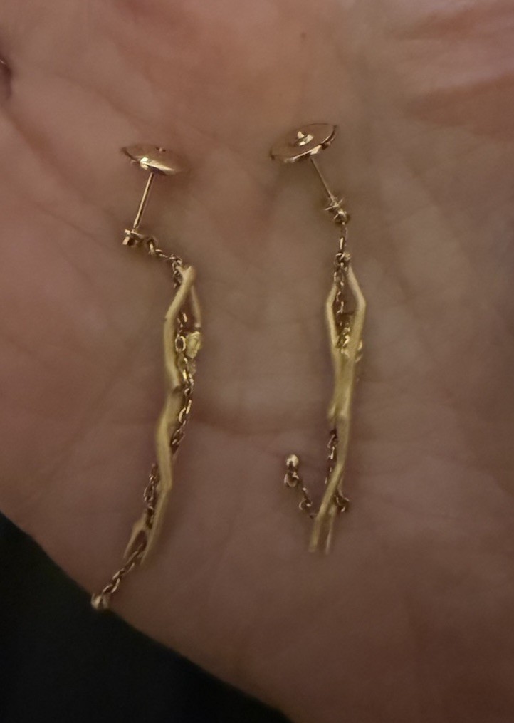 Carrera Y Carrera 18k Yellow gold Godess Earrings with diamond pierced