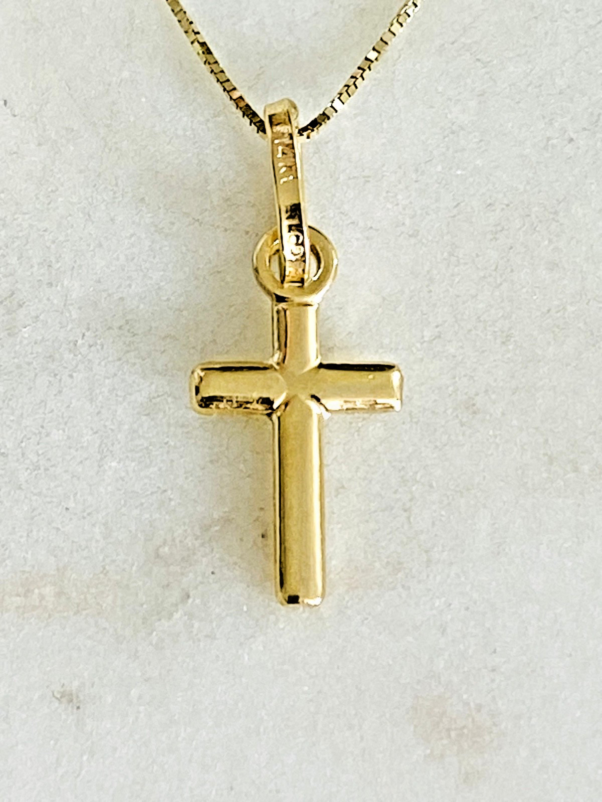 14K Solid Yellow Gold 0.7″ Cross Pendant with 0.5mm Box Chain Necklace – PT142