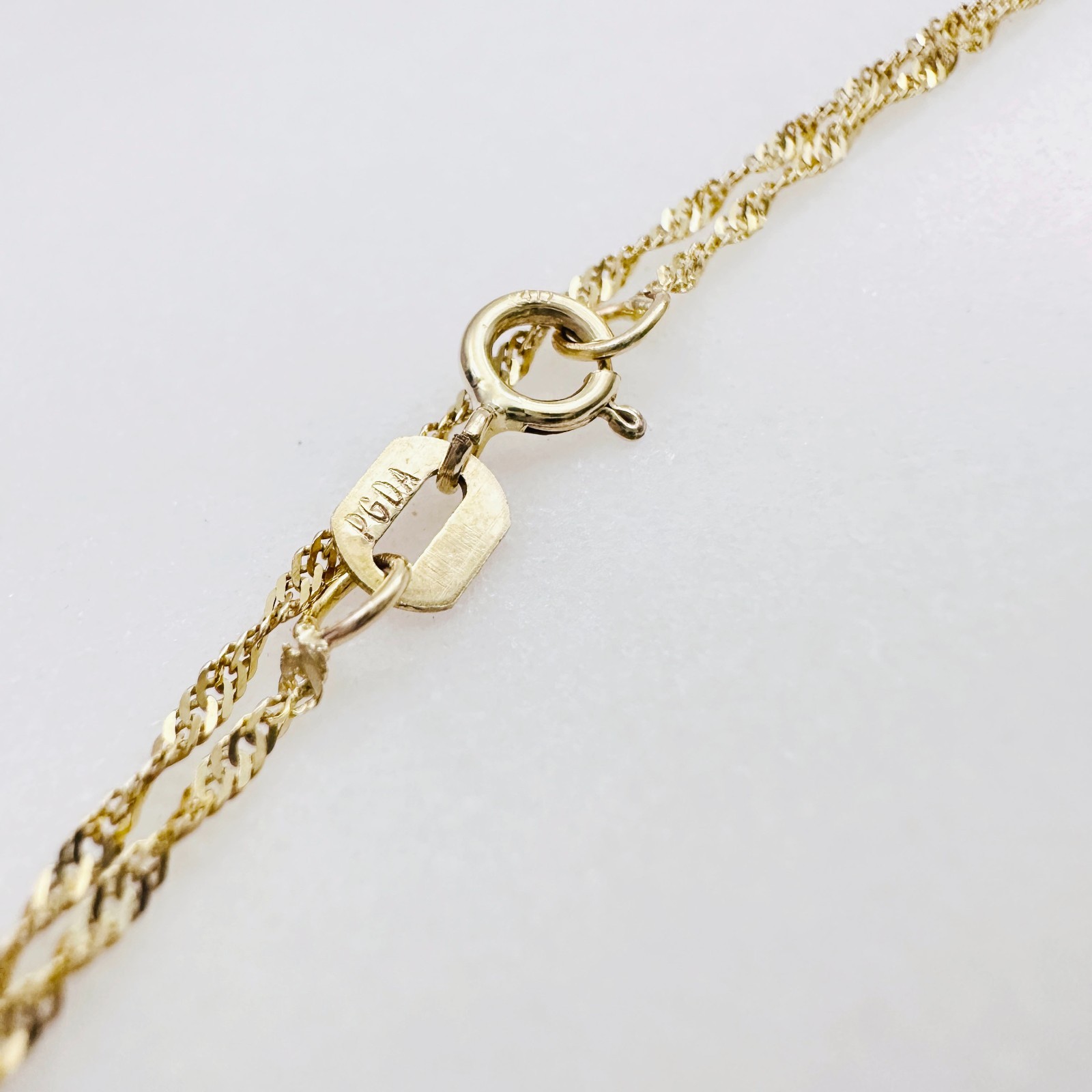 Solid 10K Yellow Gold Italian Singapore Link Chain Necklace, 1mm, 17 7/8″